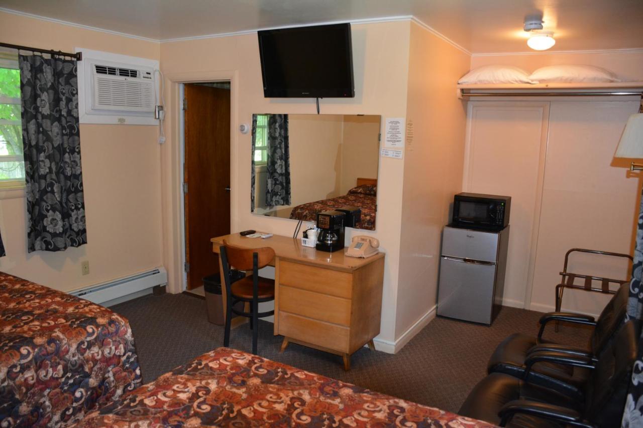 The Village Motel Richfield Springs Esterno foto