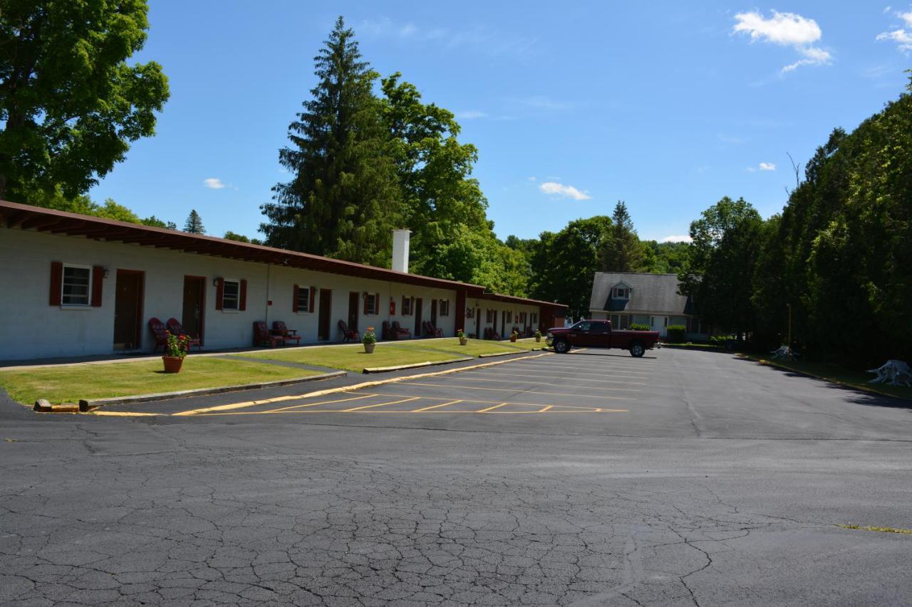 The Village Motel Richfield Springs Esterno foto