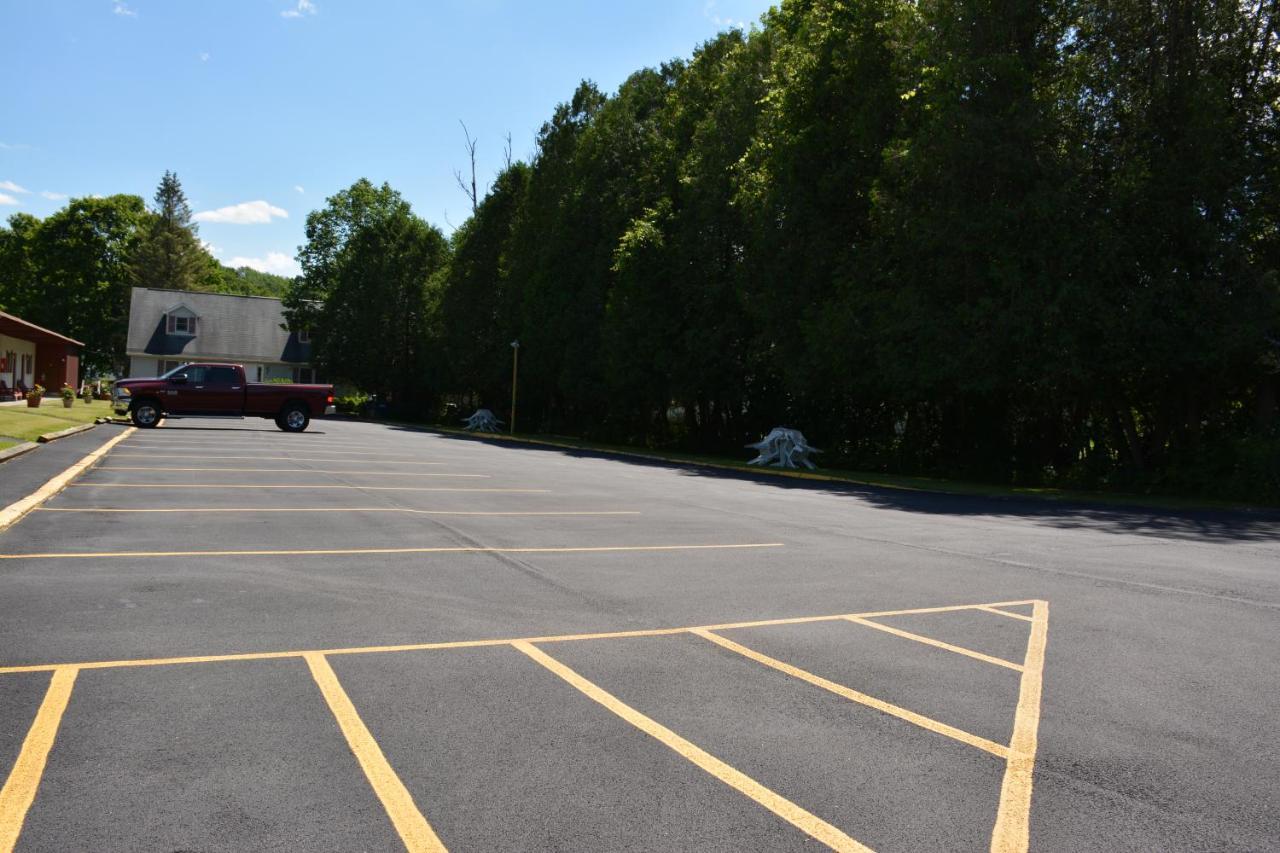 The Village Motel Richfield Springs Esterno foto