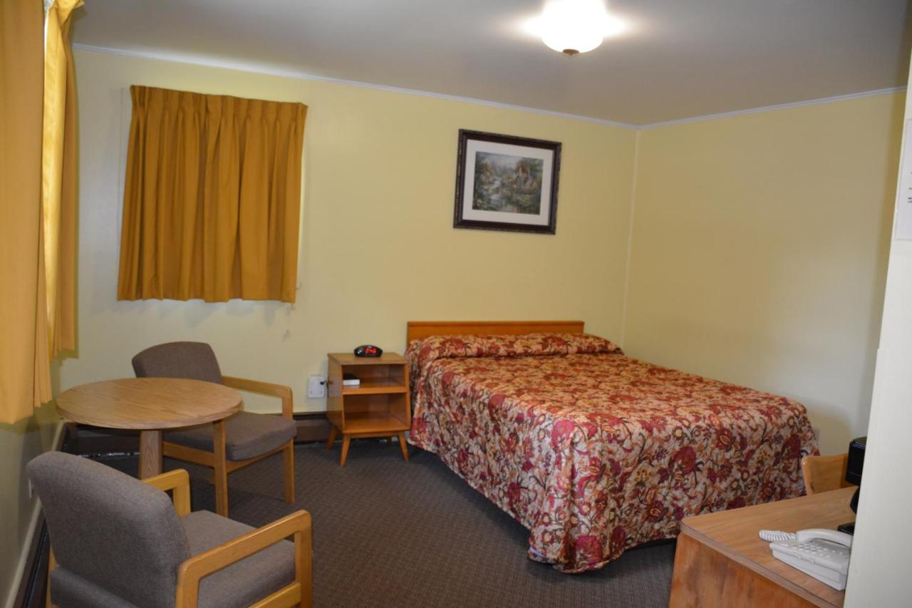 The Village Motel Richfield Springs Esterno foto