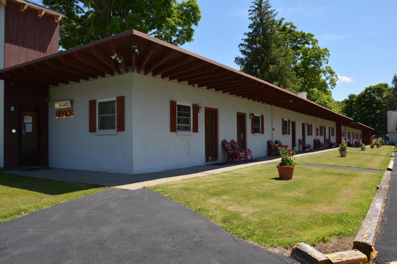 The Village Motel Richfield Springs Esterno foto