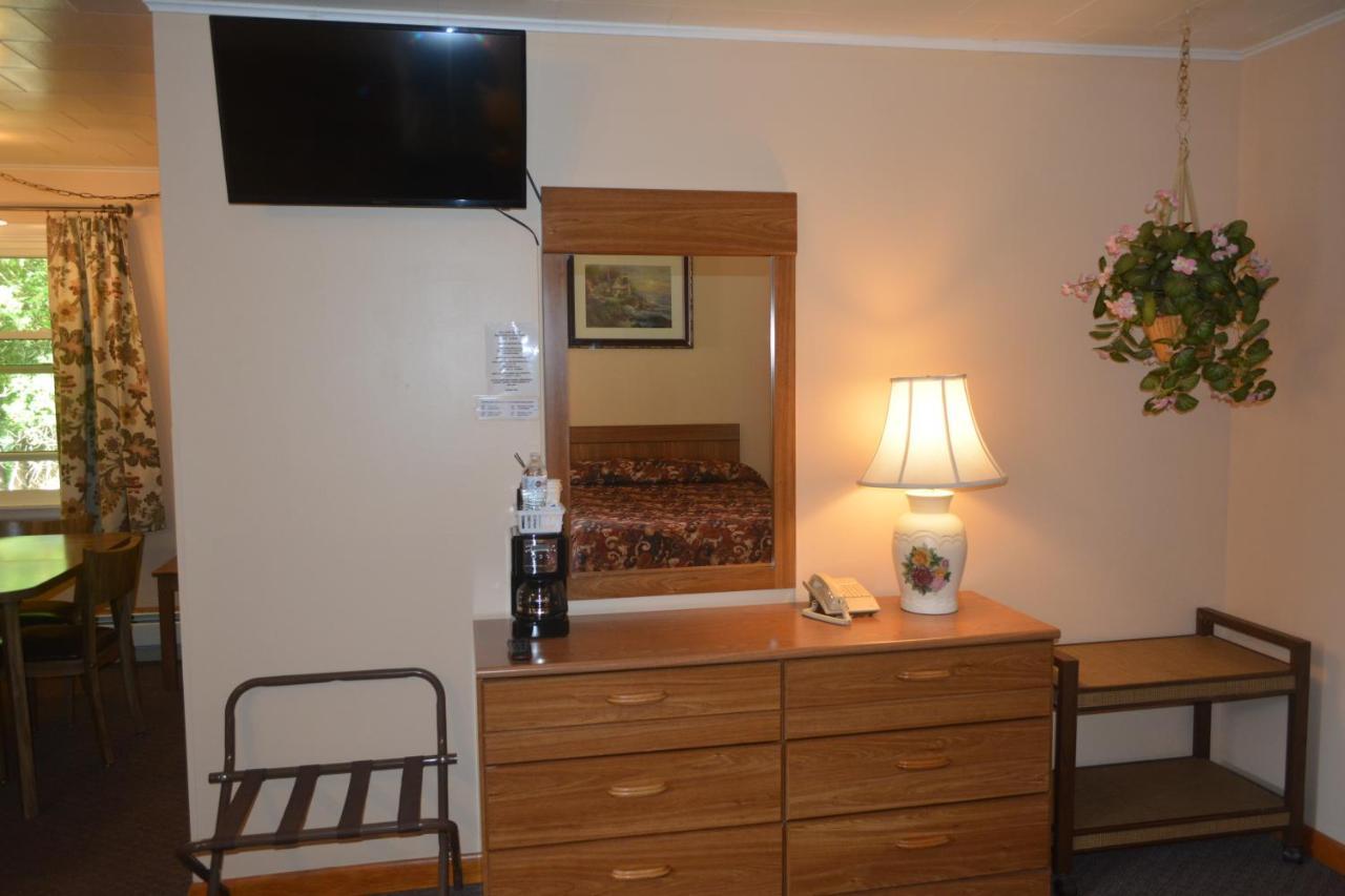 The Village Motel Richfield Springs Esterno foto