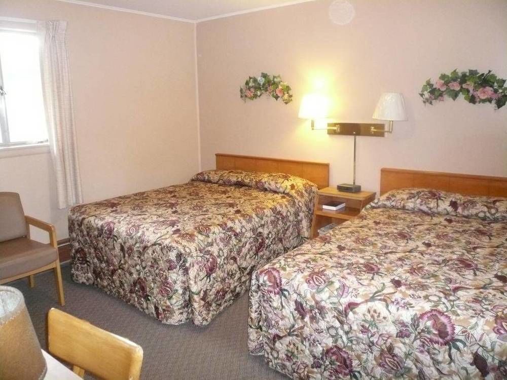 The Village Motel Richfield Springs Esterno foto