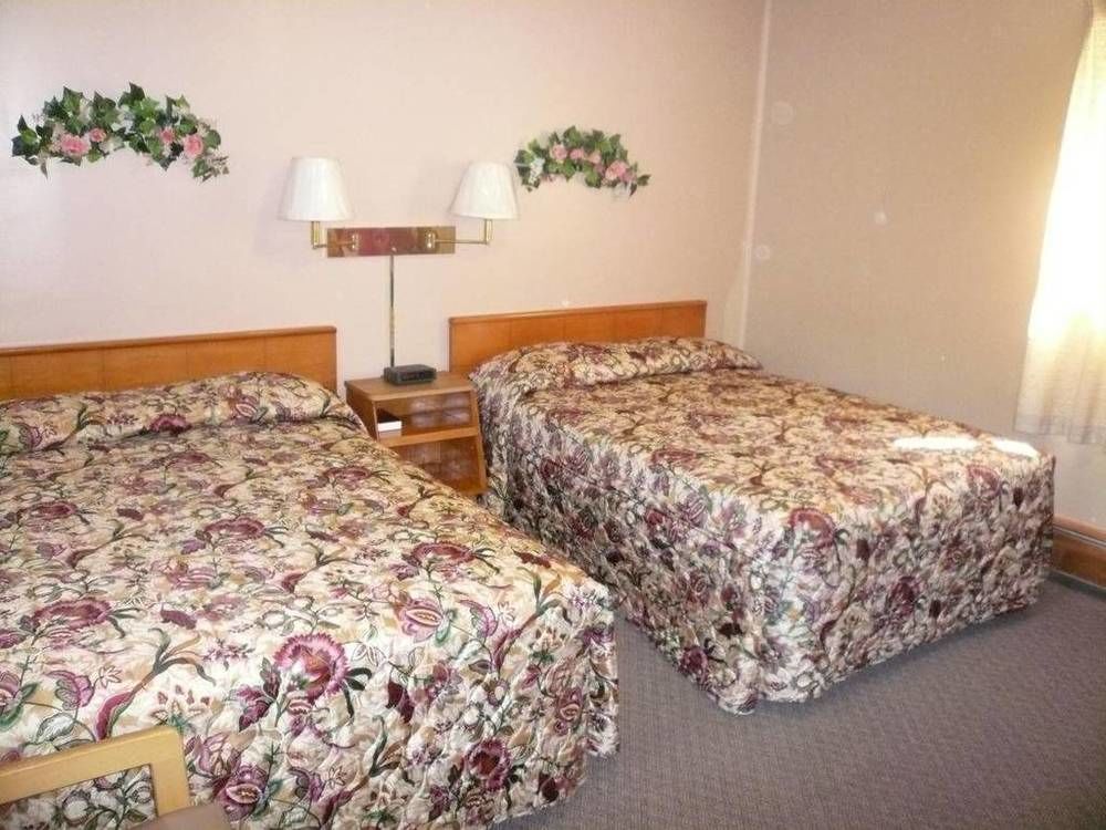 The Village Motel Richfield Springs Esterno foto