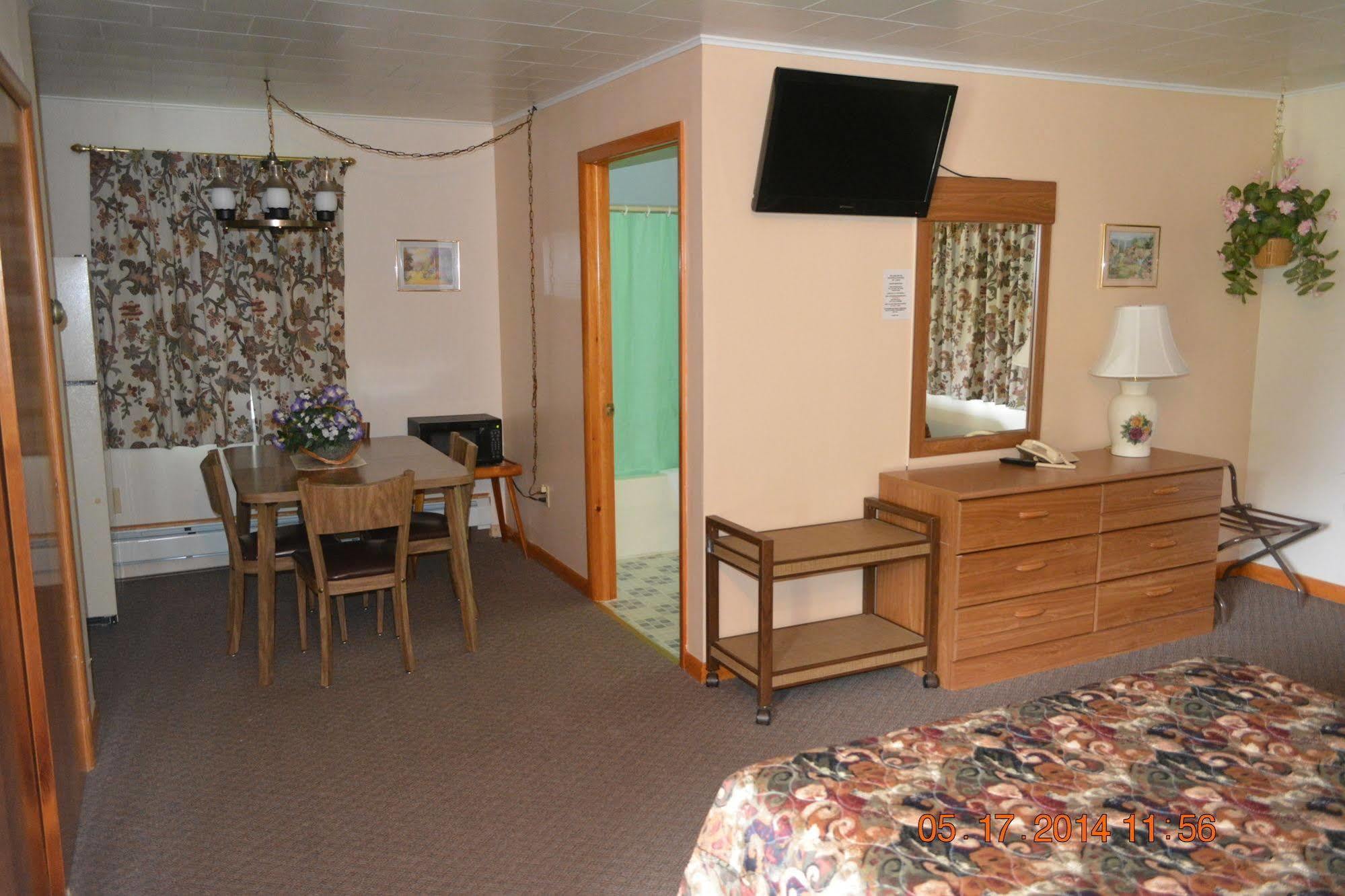 The Village Motel Richfield Springs Esterno foto